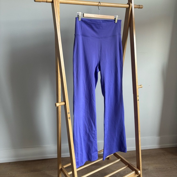 GIRLFRIEND COLLECTIVE Purple Flare Leggings - Picture 7 of 7